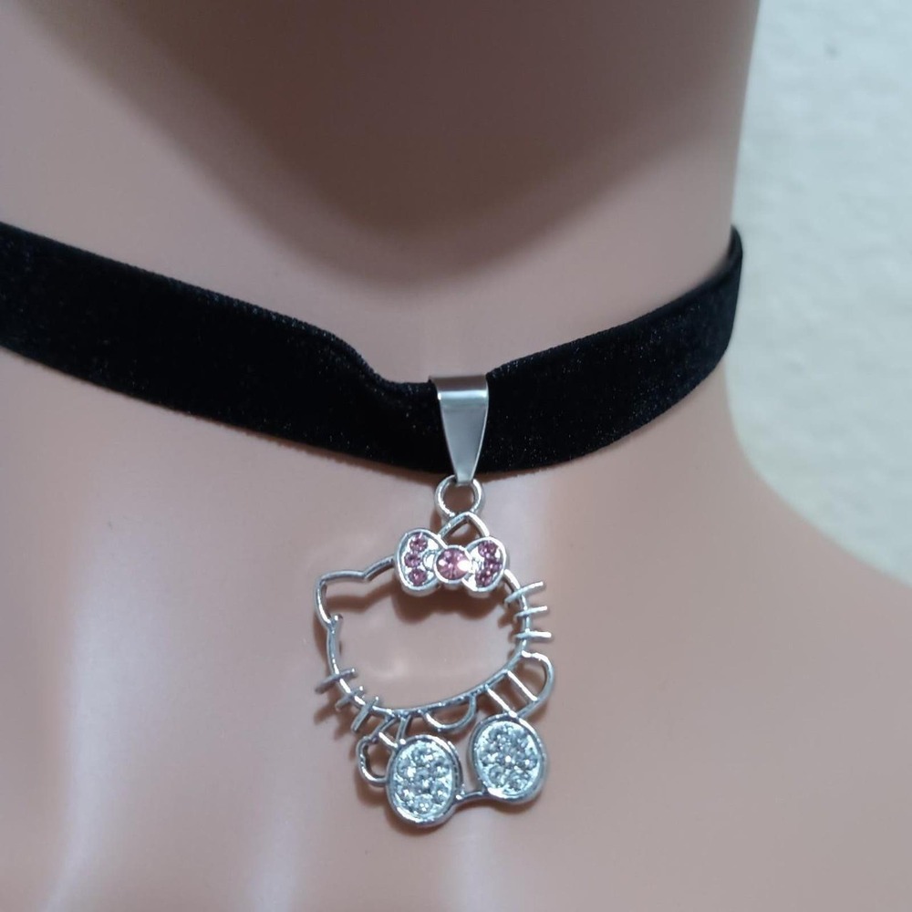 Silver tone pink bow hello